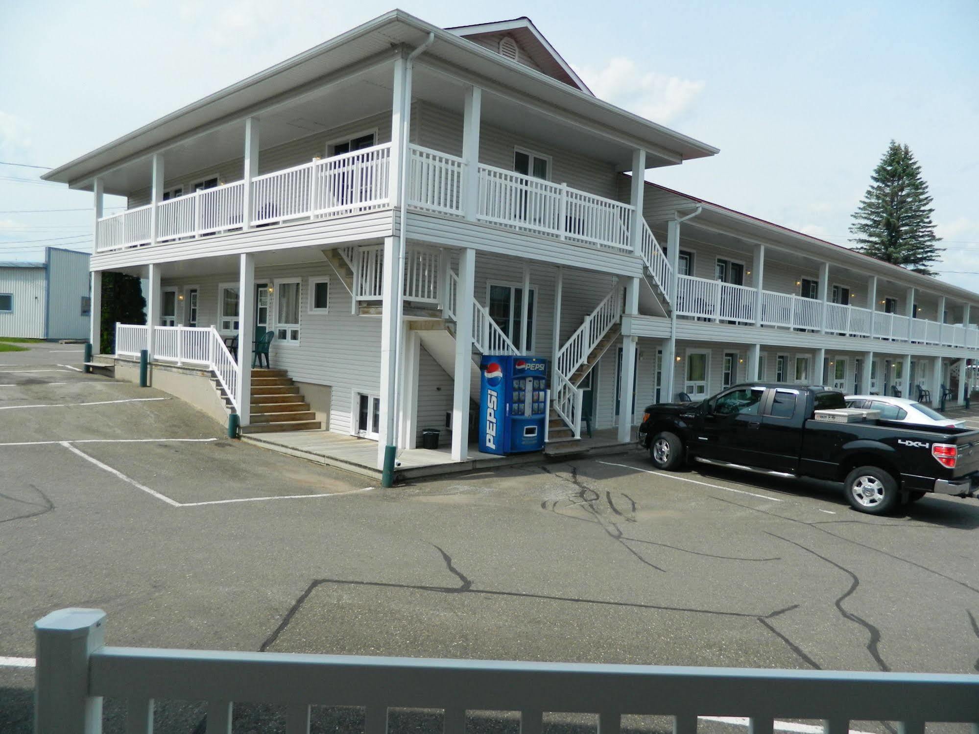 Hilltop Motel & Restaurant Grand Falls Exteriör bild