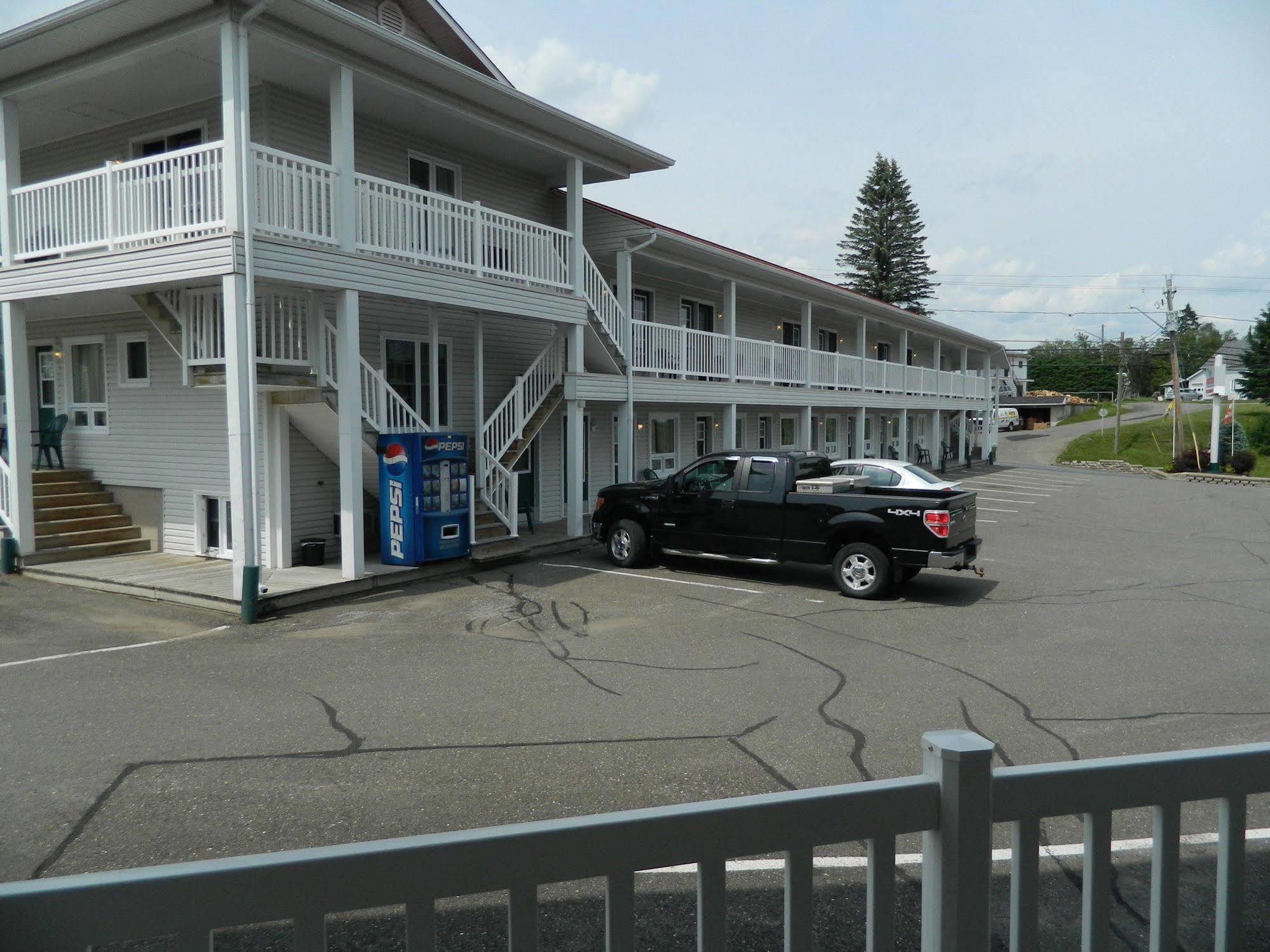 Hilltop Motel & Restaurant Grand Falls Exteriör bild